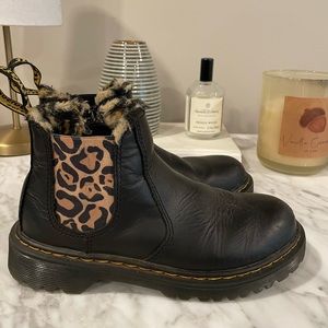 Girls Dr. Martens Size US 1